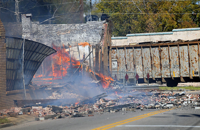 Fire destroys Meadow Gold building